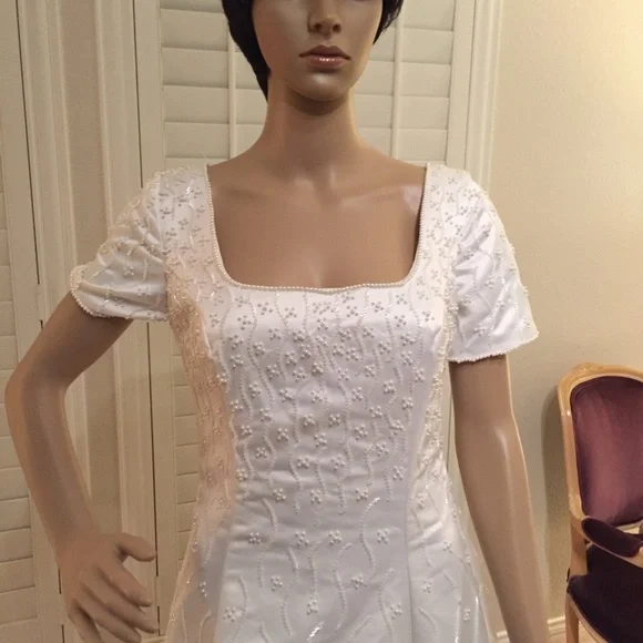 Ivory wedding gown